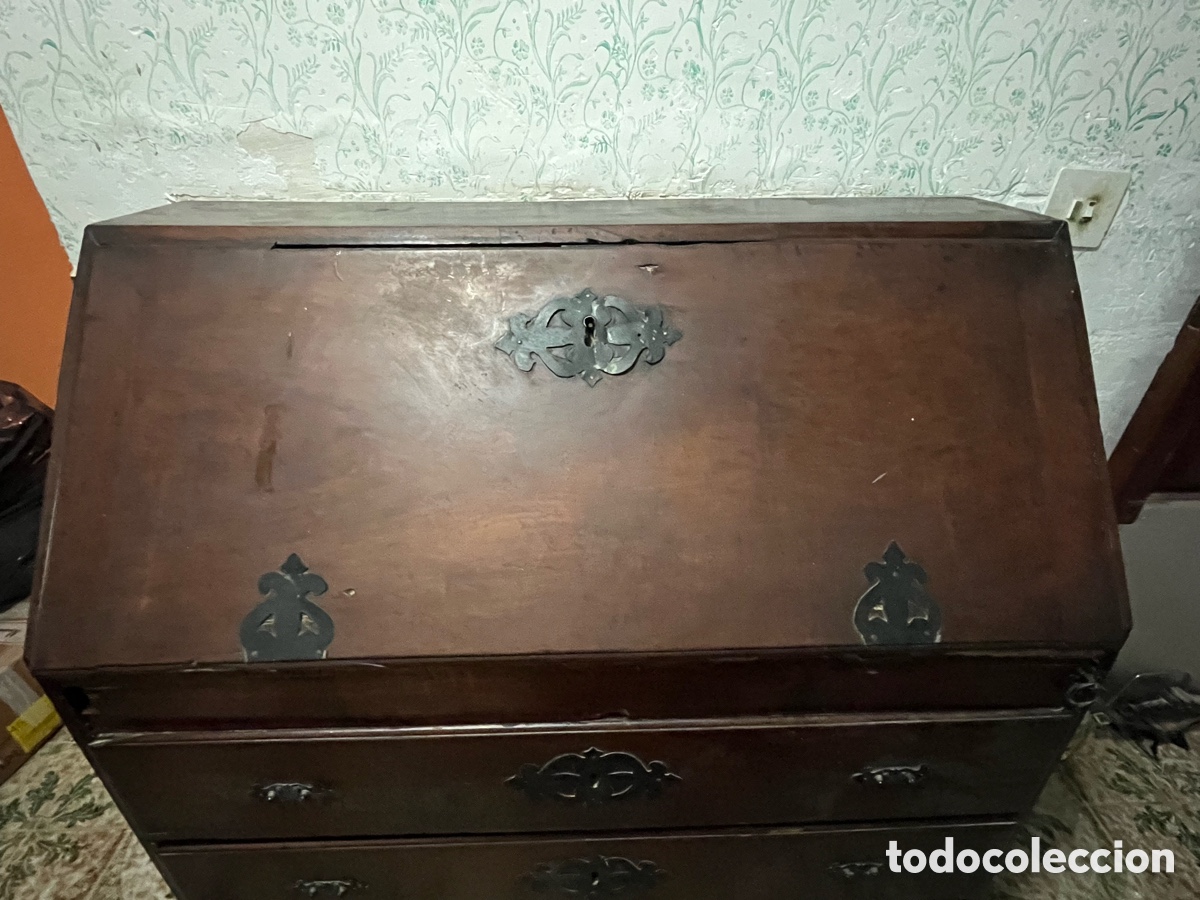 Antig&uuml;edades: ESCRITORIO MADERA MACIZA