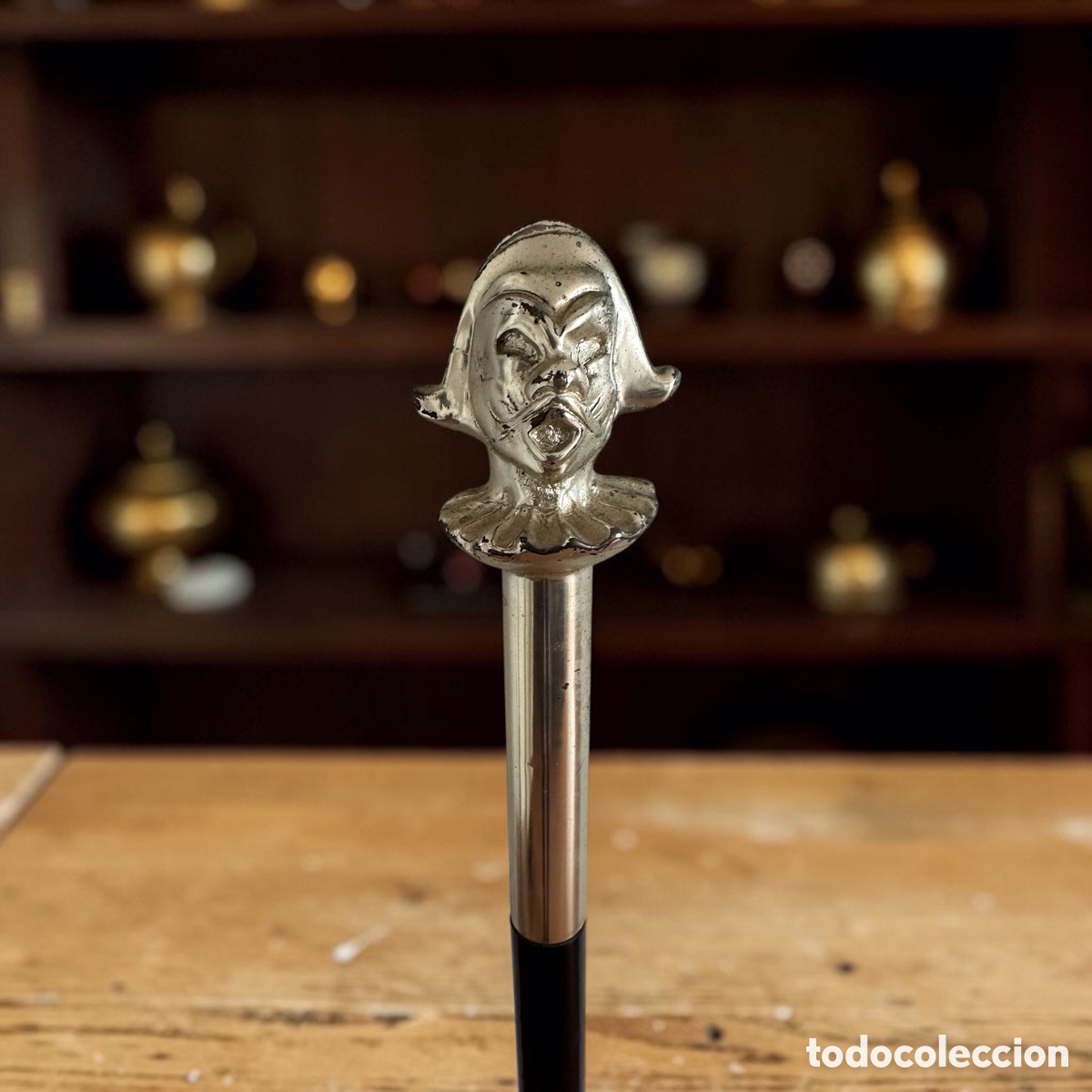 Antig&uuml;edades: Bast&oacute;n vintage con empu&ntilde;adura de Pierrot / payaso, metal plateado, 100 cm