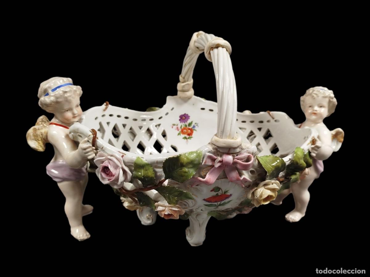 Oggetti Antichi: CENTRO DE PORCELANA DE SAJONIA MEISSEN ANGELOTES CON CESTA