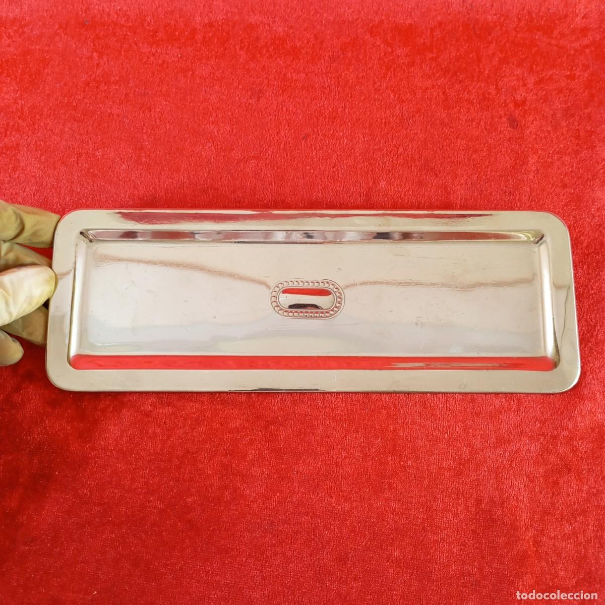 Antig&uuml;edades: BANDEJA CON BA&Ntilde;O DE PLATA RECTANGULAR - ACABADOS EN RELIEVE - 8,3 X 13 CM - Foto 2