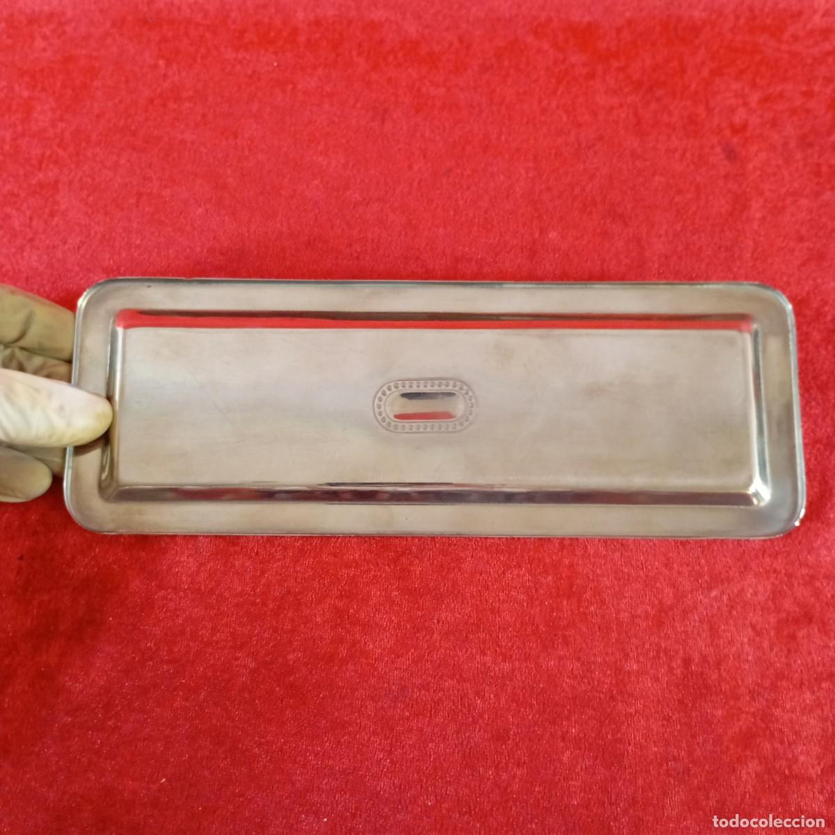 Antig&uuml;edades: BANDEJA CON BA&Ntilde;O DE PLATA RECTANGULAR - ACABADOS EN RELIEVE - 8,3 X 13 CM - Foto 3