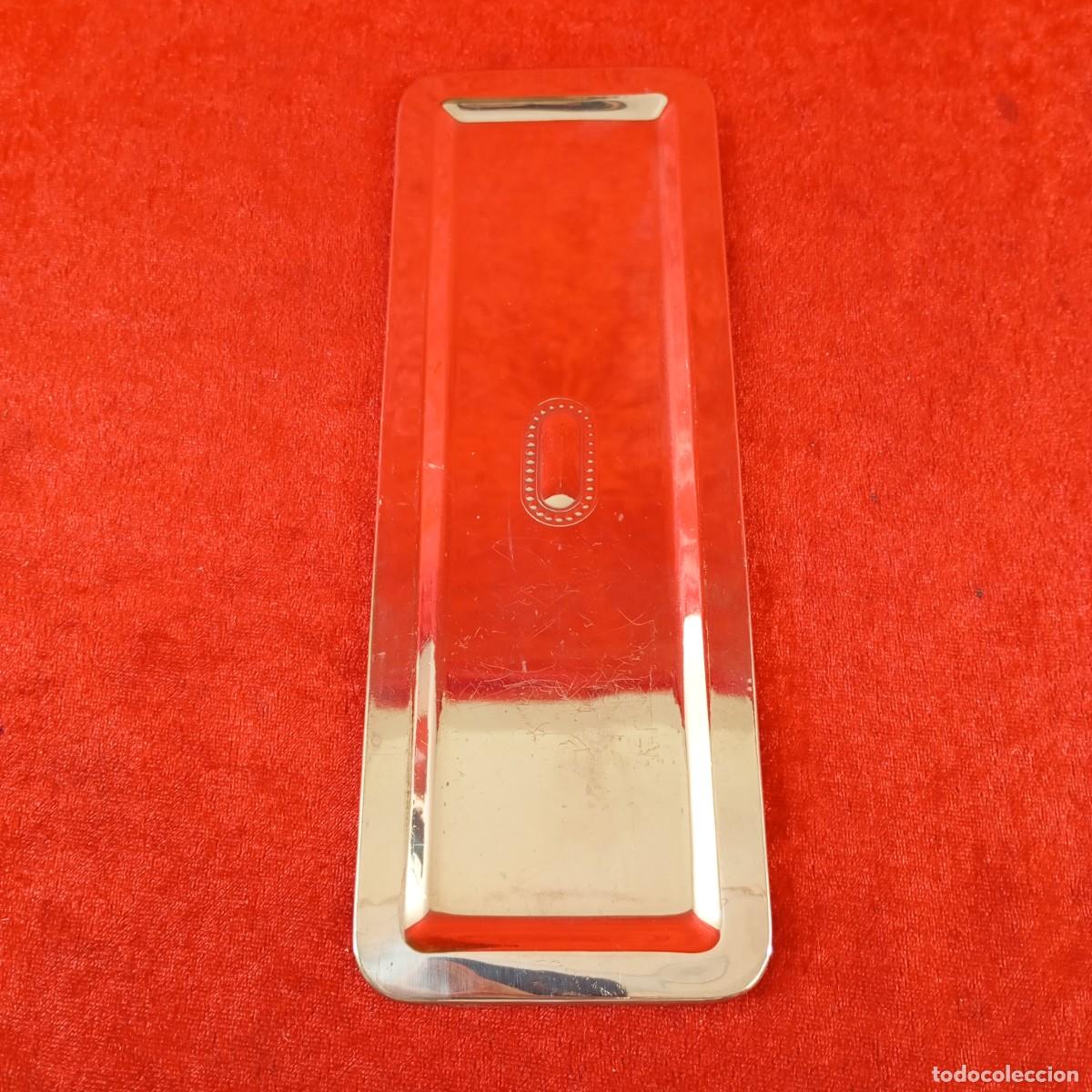 Antig&uuml;edades: BANDEJA CON BA&Ntilde;O DE PLATA RECTANGULAR - ACABADOS EN RELIEVE - 8,3 X 13 CM - Foto 4