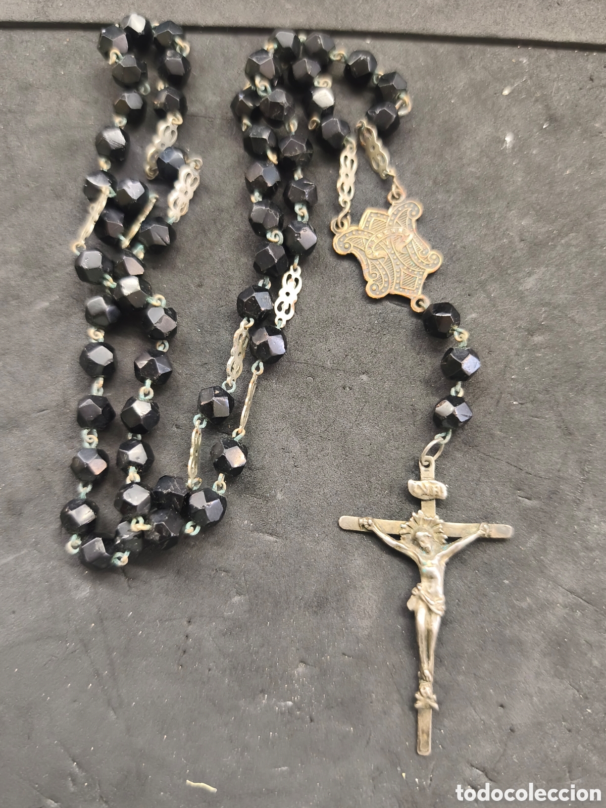 Antig&uuml;edades: Rosario de azabache y cruz de plata