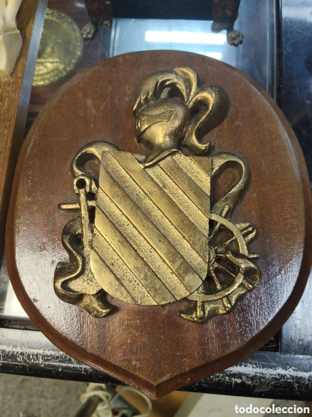 Antig&uuml;edades: Metopa de bronce her&aacute;ldica