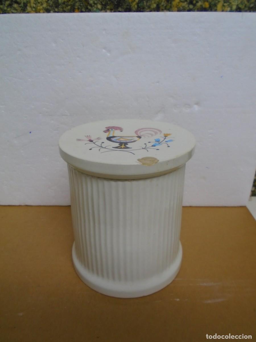 Antiques: ANTIGUO TARRO CERAMICA DE PORTUGAL,TAPA CON DECORACION GALLO(GALO DE BARCELOS)