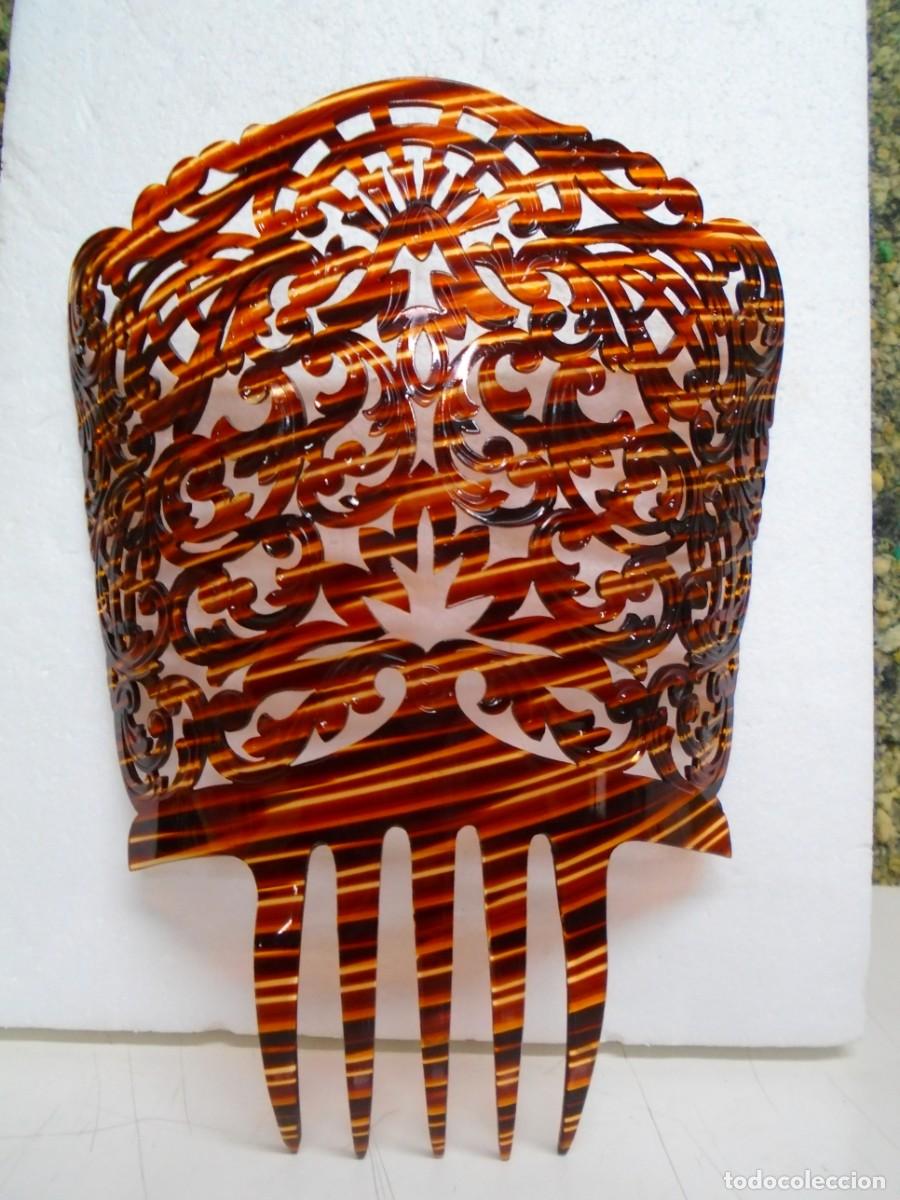 Antiquit&eacute;s: ANTIGUA PEINETA O TEJA,SIMIL CAREY O CONCHA, 26X21 CM.