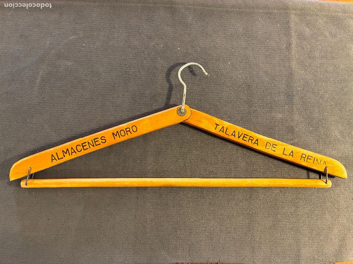 Antiquit&eacute;s: Talavera de la Reina percha de madera Almacenes Moro a&ntilde;os 50 - 60