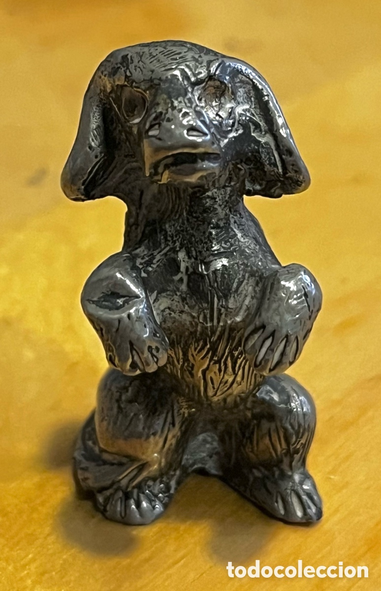 Antig&uuml;edades: PERRO EN PLATA MACIZA