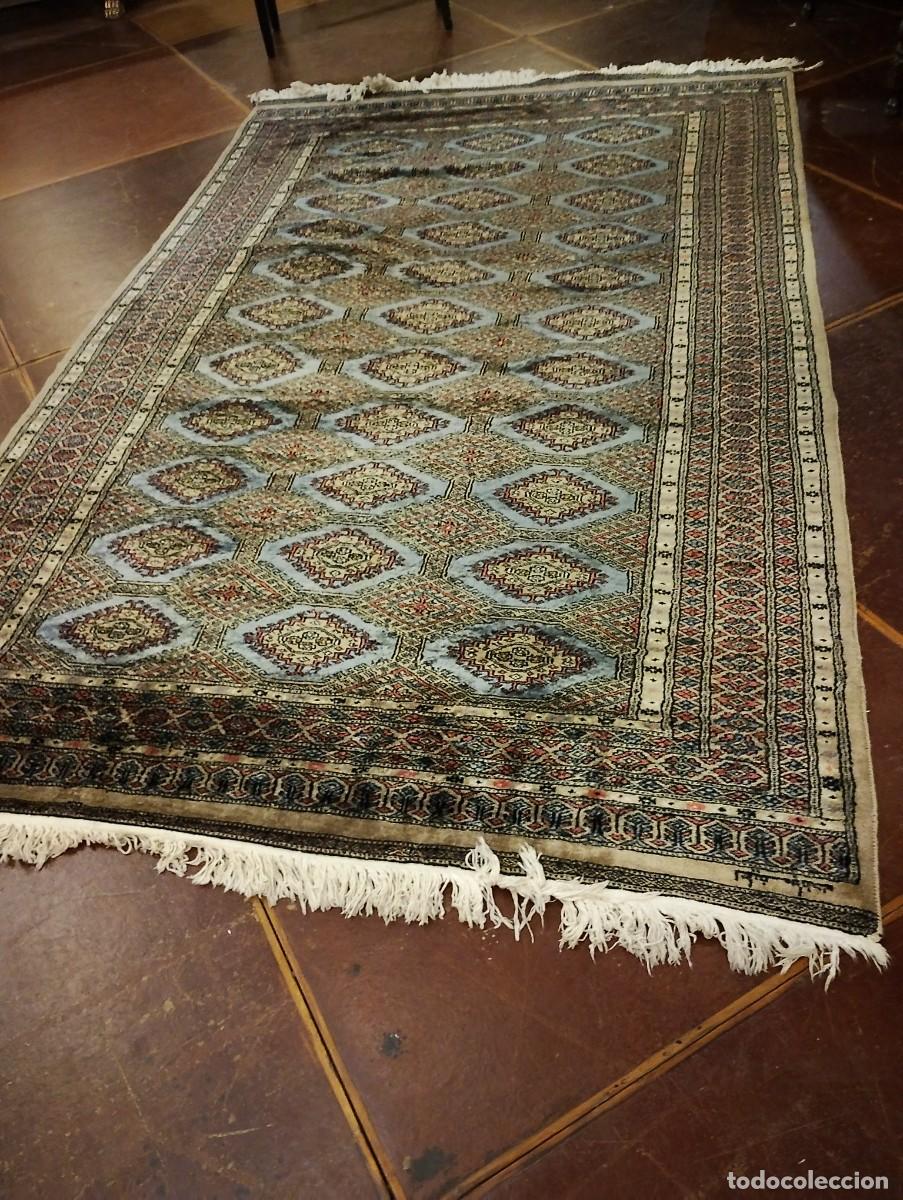Antig&uuml;edades: Magn&iacute;fica alfombra persa (254x155cms.) adquirida en Madrid -con poco uso; muy nueva- de bellos tonos