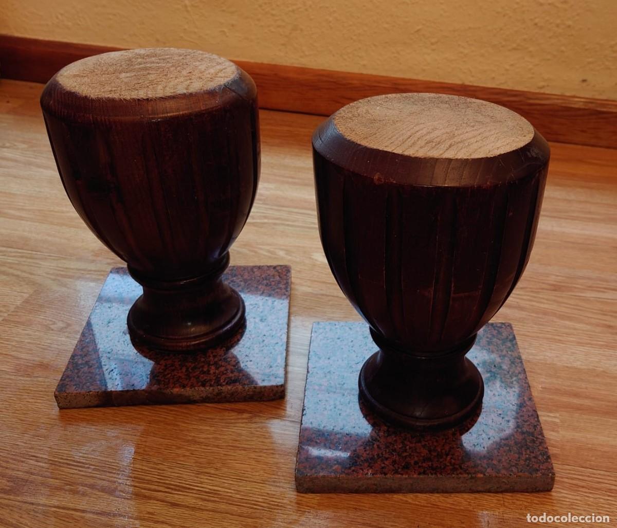 Antig&uuml;edades: Pareja de Soportes Antiguos Madera y Granito