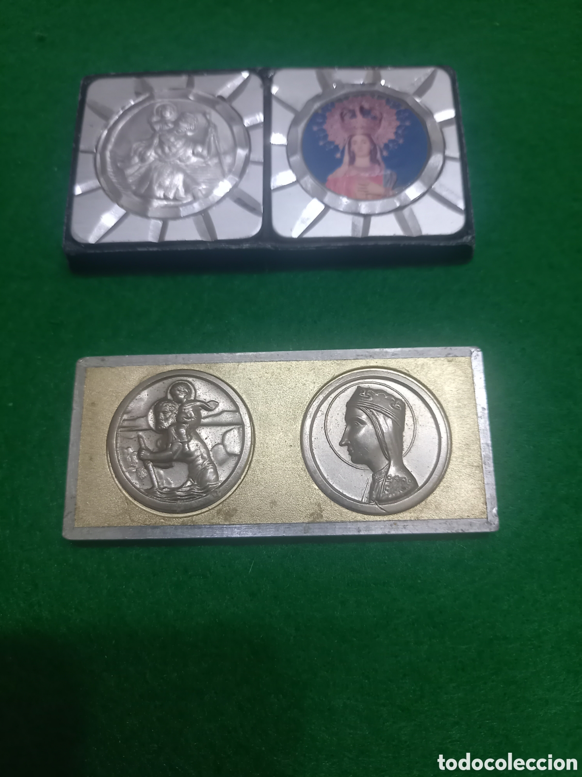 Antig&uuml;edades: Lote de 2 Placas Religiosas Vintage para Coche o Hogar (Virgen de Montserrat y San Crist&oacute;bal)