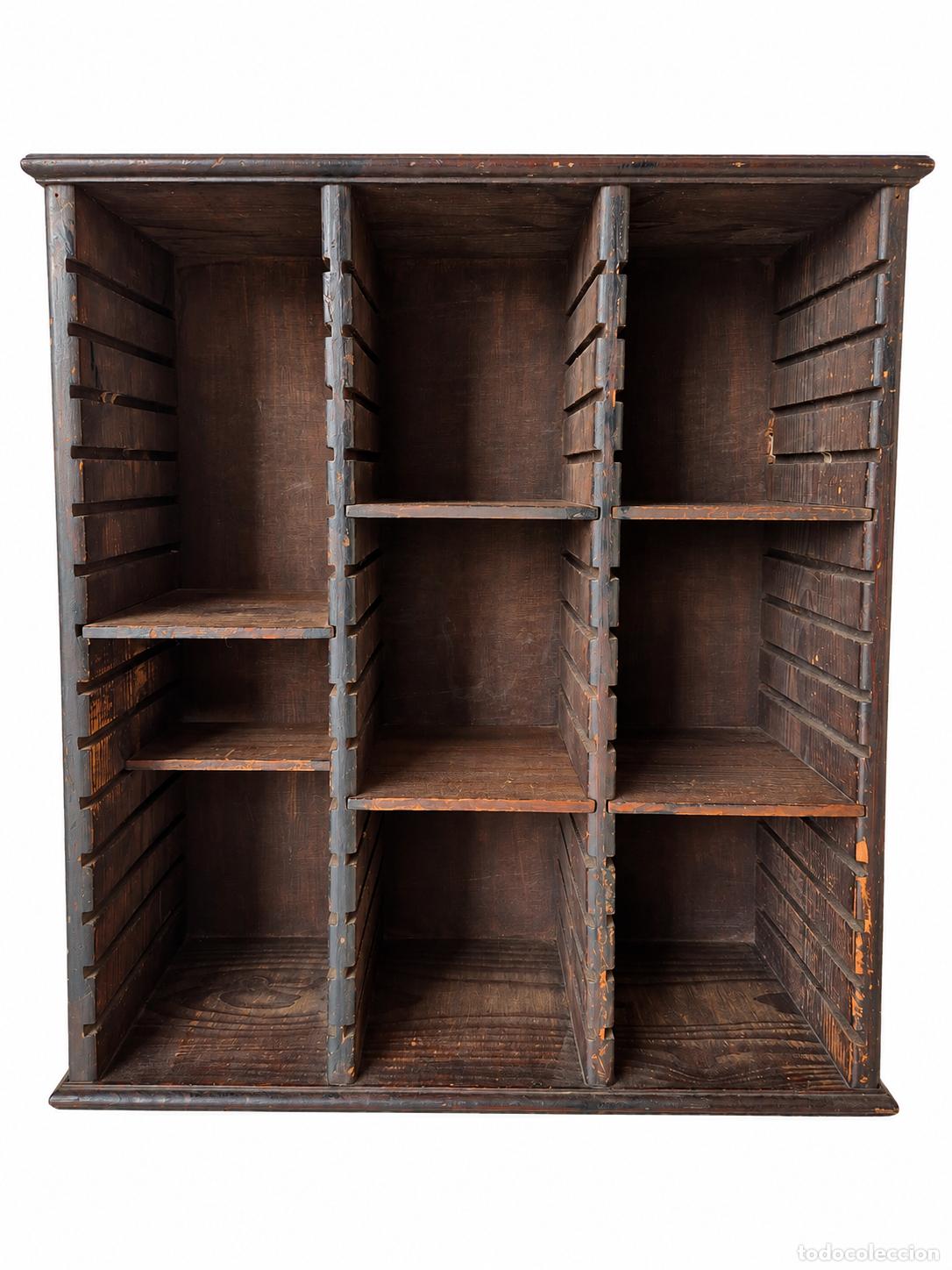 Antig&uuml;edades: Estanter&iacute;a, Tarjetero para Tarjetas de Control de Fichaje - Madera de Pino - Mueble Indusrtial