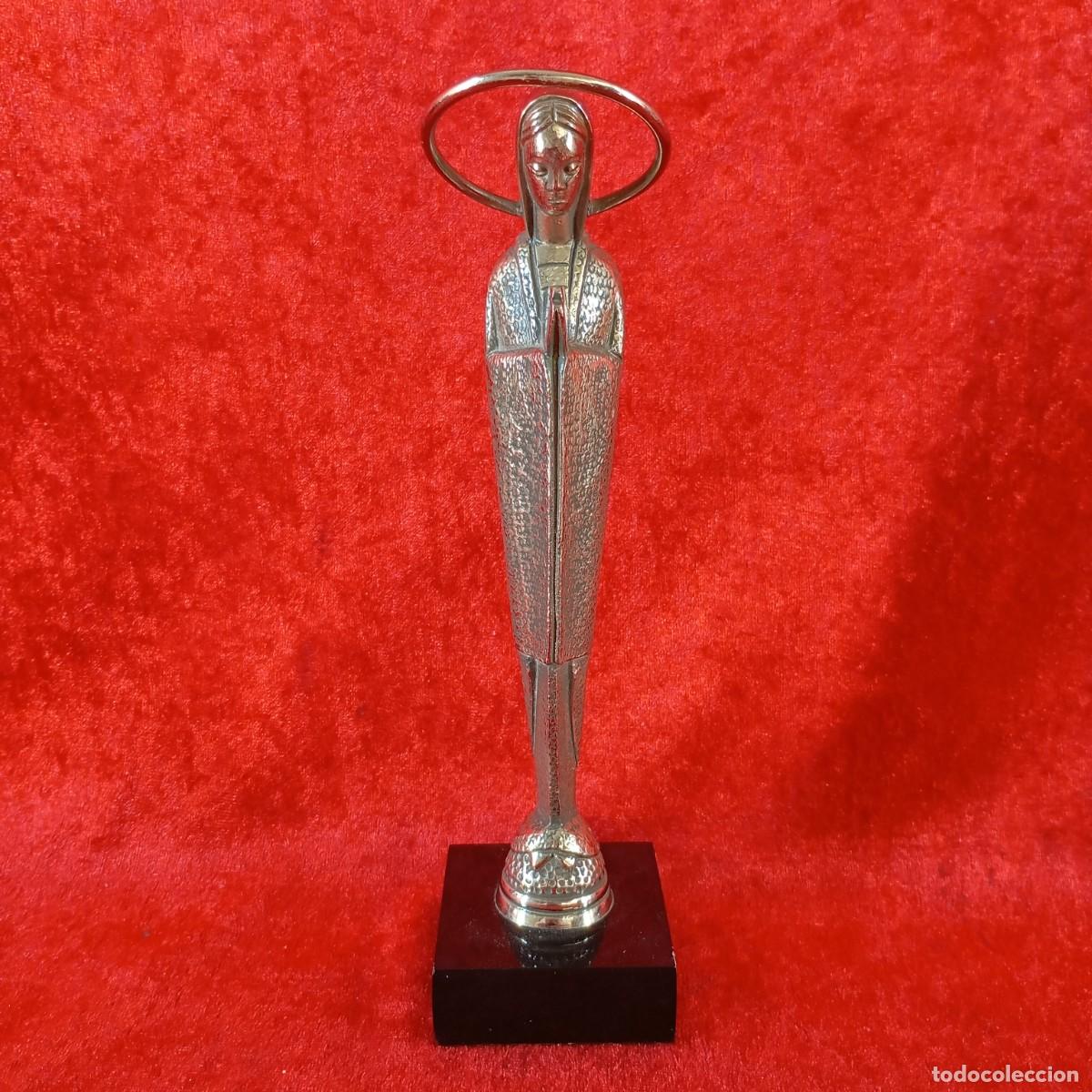 Antig&uuml;edades: ANTIGUA FIGURA METALICA DE LA VIRGEN MARIA - CHAPADA EN PLATA - 1950'S-1960'S - 5,5 X 21,5 CM