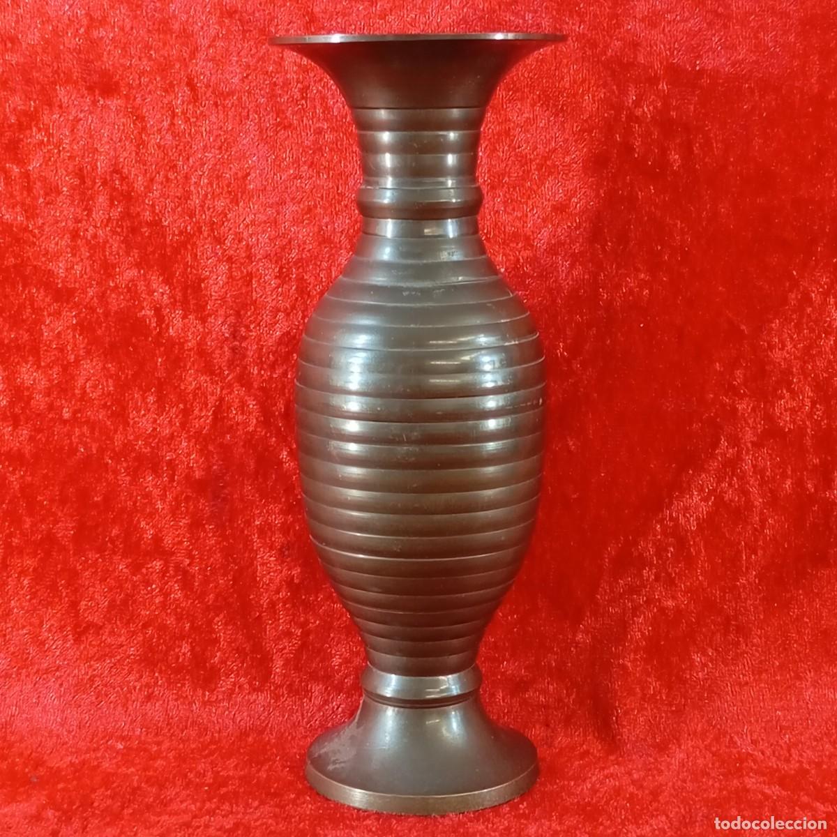 Antig&uuml;edades: ANTIGUO JARR&Oacute;N DE LAT&Oacute;N MACIZO - BORDE ACAMPANADO - FDO. EN LA INDIA - 1950'S - 5,5 X 15,5 CM