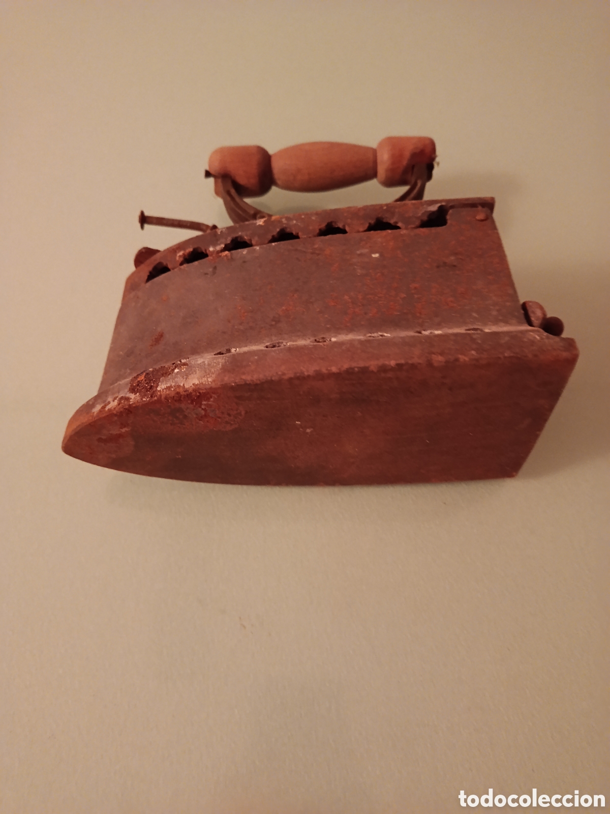 Antig&uuml;edades: Plancha antigua carb&oacute;n mango madera - Foto 4