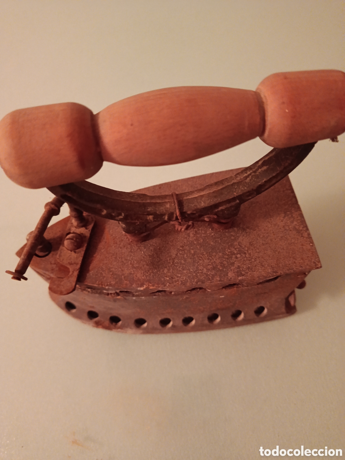 Antig&uuml;edades: Plancha antigua carb&oacute;n mango madera - Foto 5