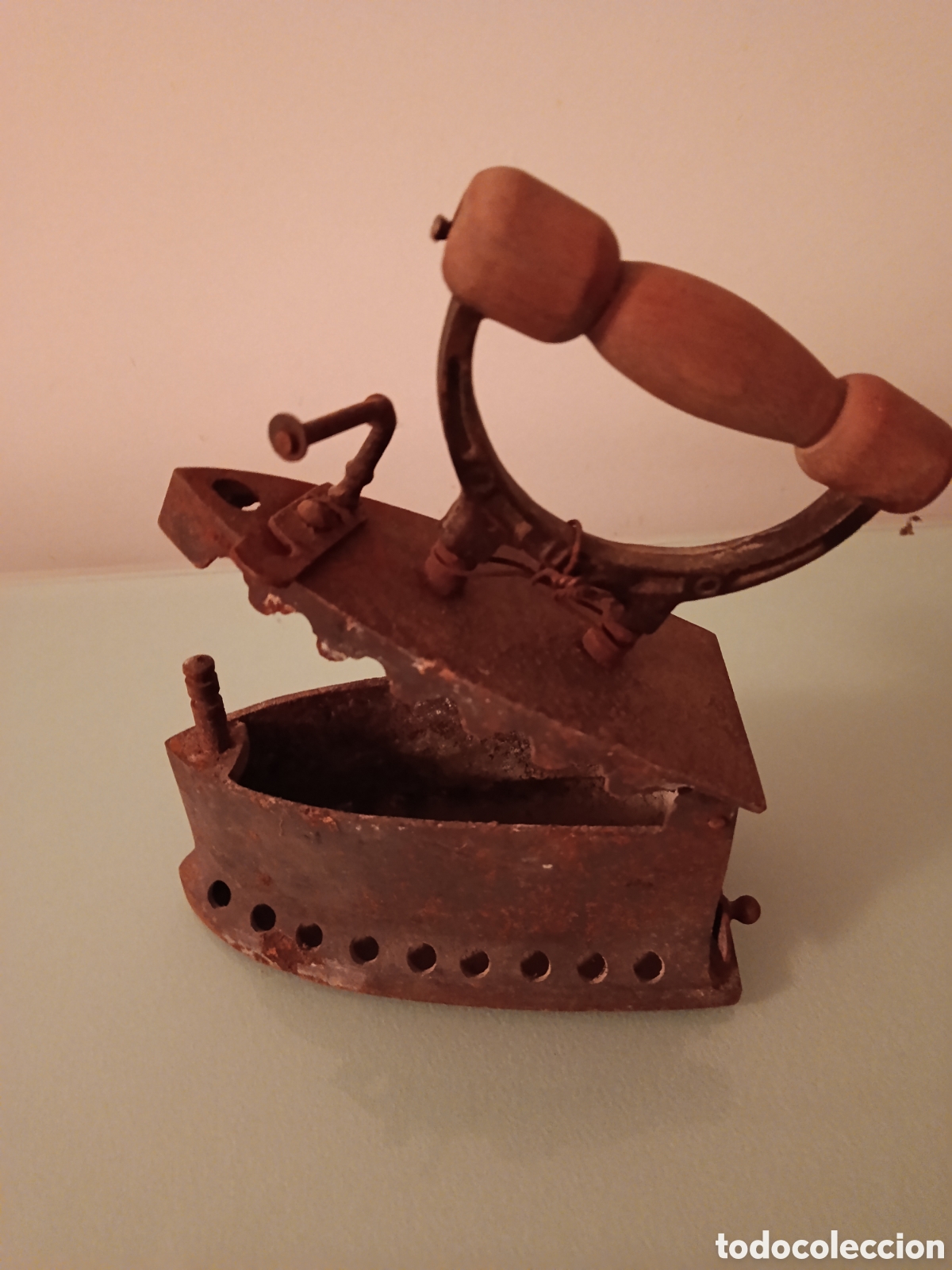 Antig&uuml;edades: Plancha antigua carb&oacute;n mango madera - Foto 6