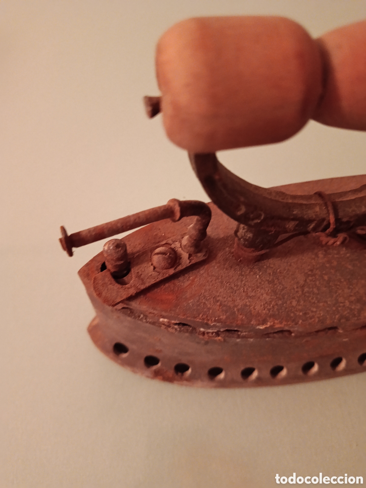 Antig&uuml;edades: Plancha antigua carb&oacute;n mango madera - Foto 8
