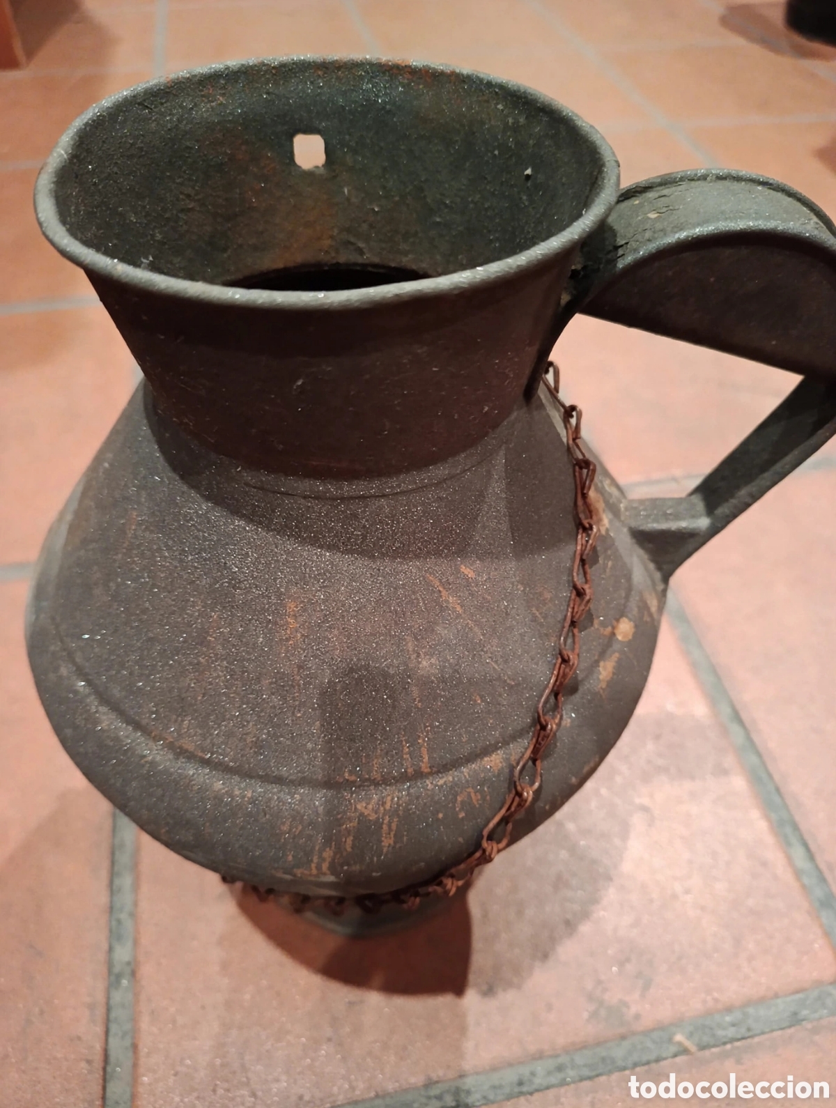 Antig&uuml;edades: C&aacute;ntara lechera antigua con cadena y su tr&eacute;bede - Foto 5