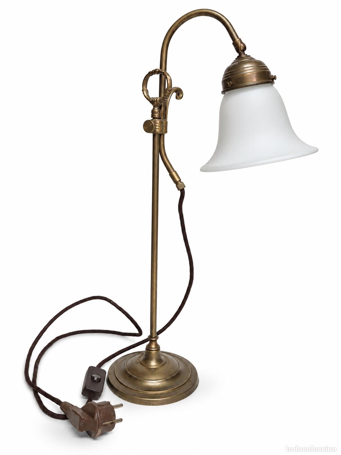 Antig&uuml;edades: L&aacute;mpara de Sobremesa de estilo Art Nouveau - Bronce - Tulipa Opalina Blanca - A&ntilde;os 70-80
