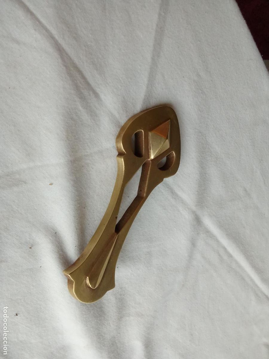 Antig&uuml;edades: Llamador modernista 1900/1920 bronce LL-1