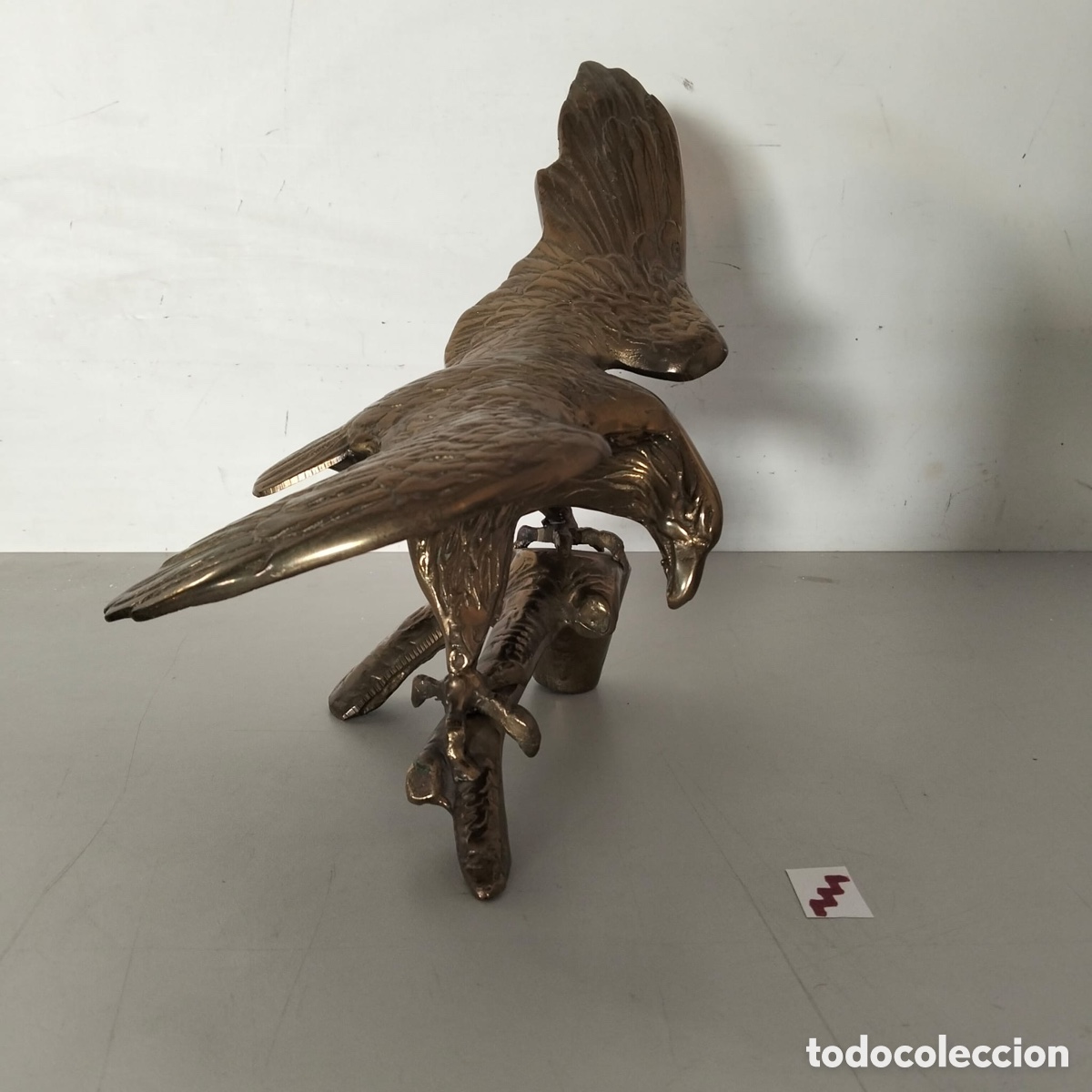 Antig&uuml;edades: Escultura de lat&oacute;n de los a&ntilde;os 50 &Aacute;guila en rama