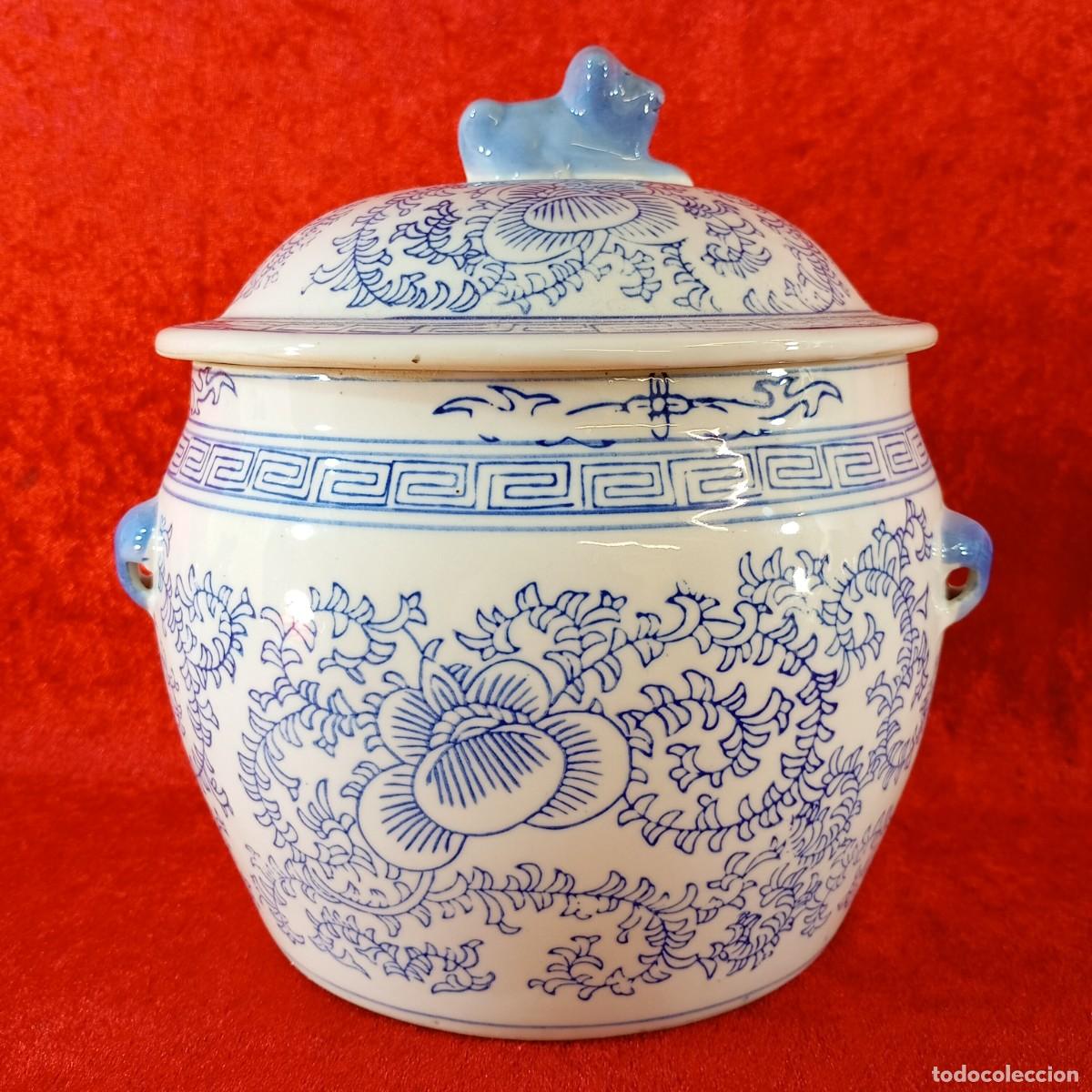Antig&uuml;edades: ANTIGUO TARRO DE PORCELANA CHINA ESMALTADA - ESCULTURA DE PERRO FOO - SIGLO XX - 18 CM DE DIAMETRO