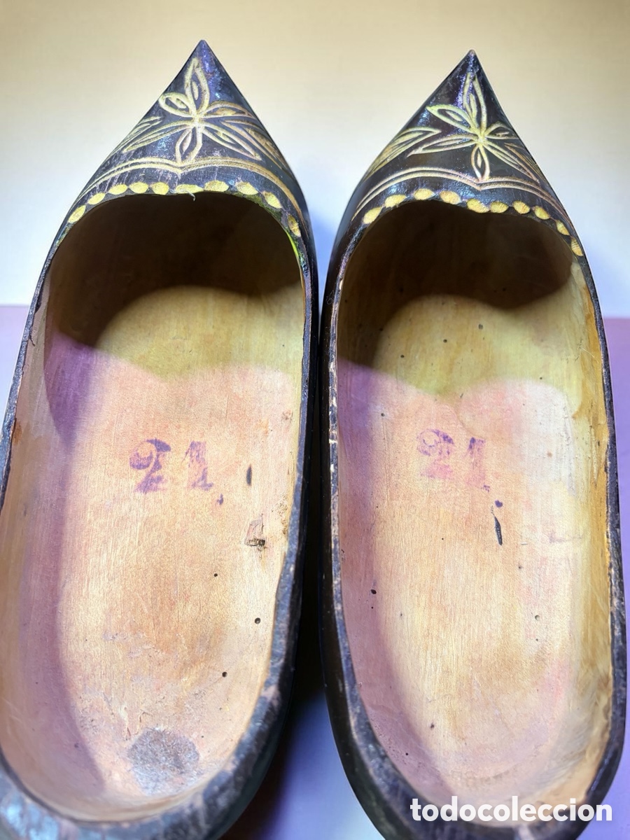 Antig&uuml;edades: Antiguas zuecas de madera - Foto 5
