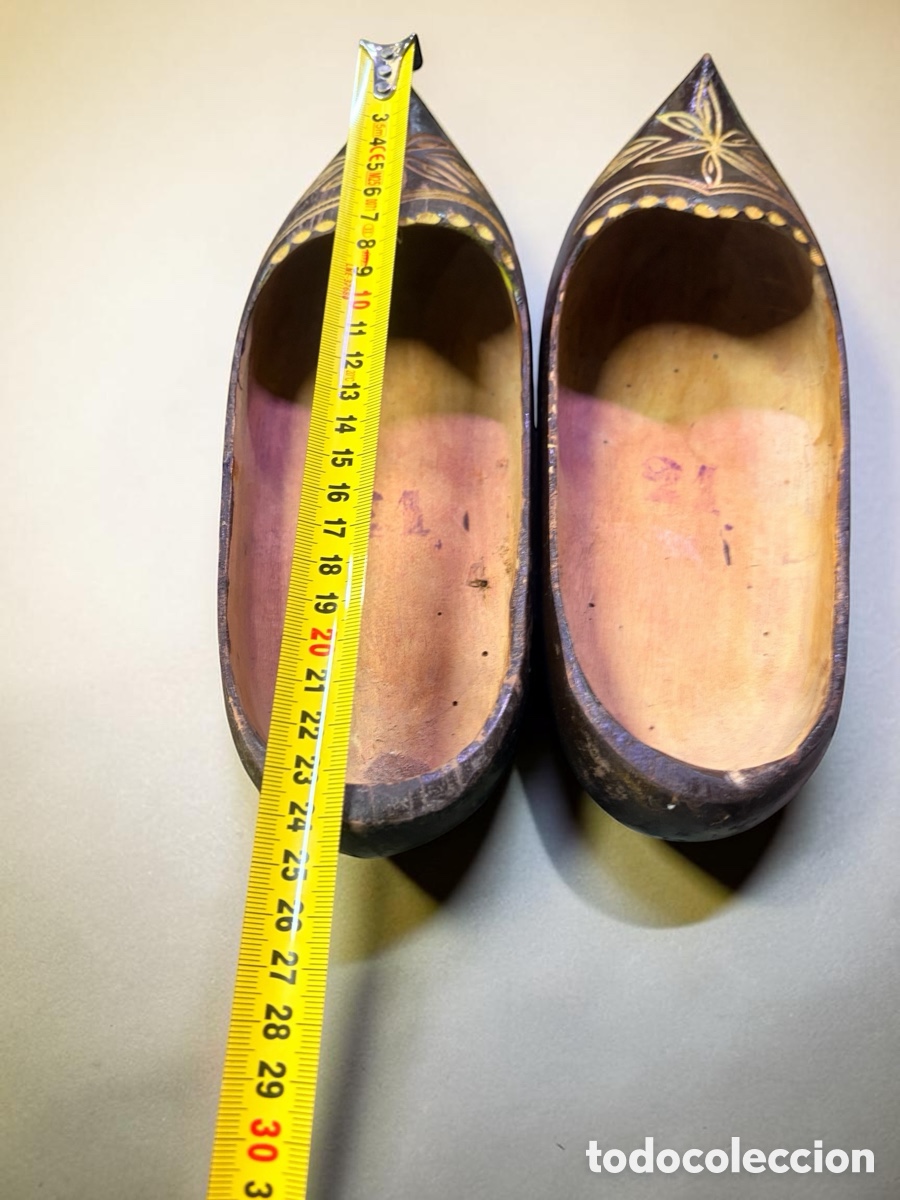 Antig&uuml;edades: Antiguas zuecas de madera - Foto 7