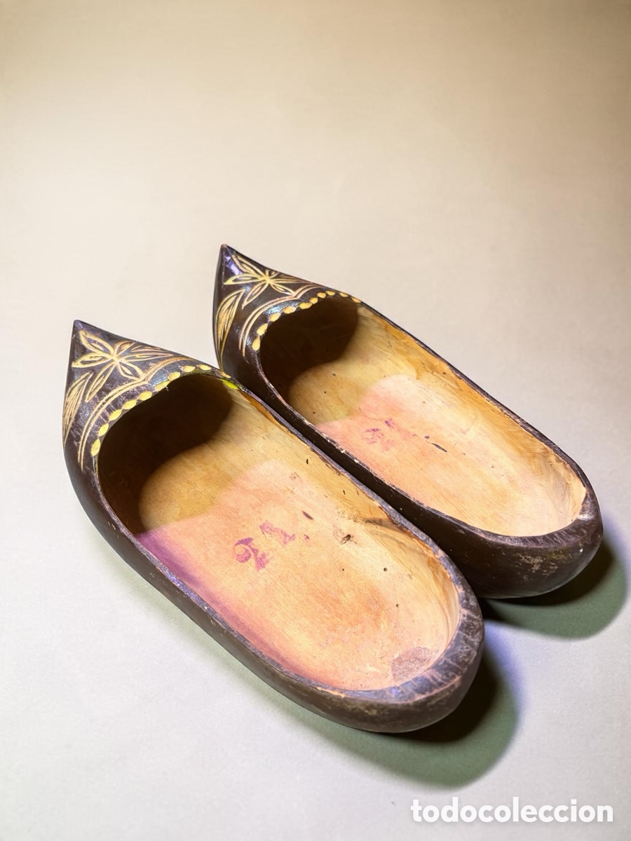 Antig&uuml;edades: Antiguas zuecas de madera