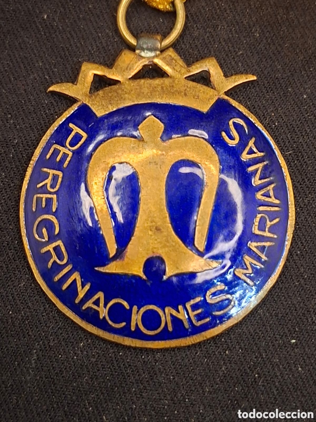 Antig&uuml;edades: MEDALLA ESMALTADA DE PEREGRINACIONES MARIANAS. RARA. CON SU CINTA ORIGINAL. MRTC1