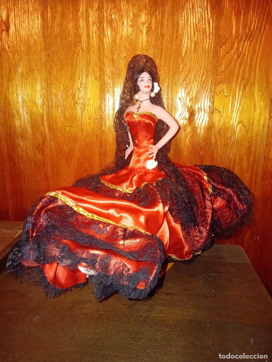 Antig&uuml;edades: Mu&ntilde;eca flamenca Valladares M&aacute;laga con etiqueta original