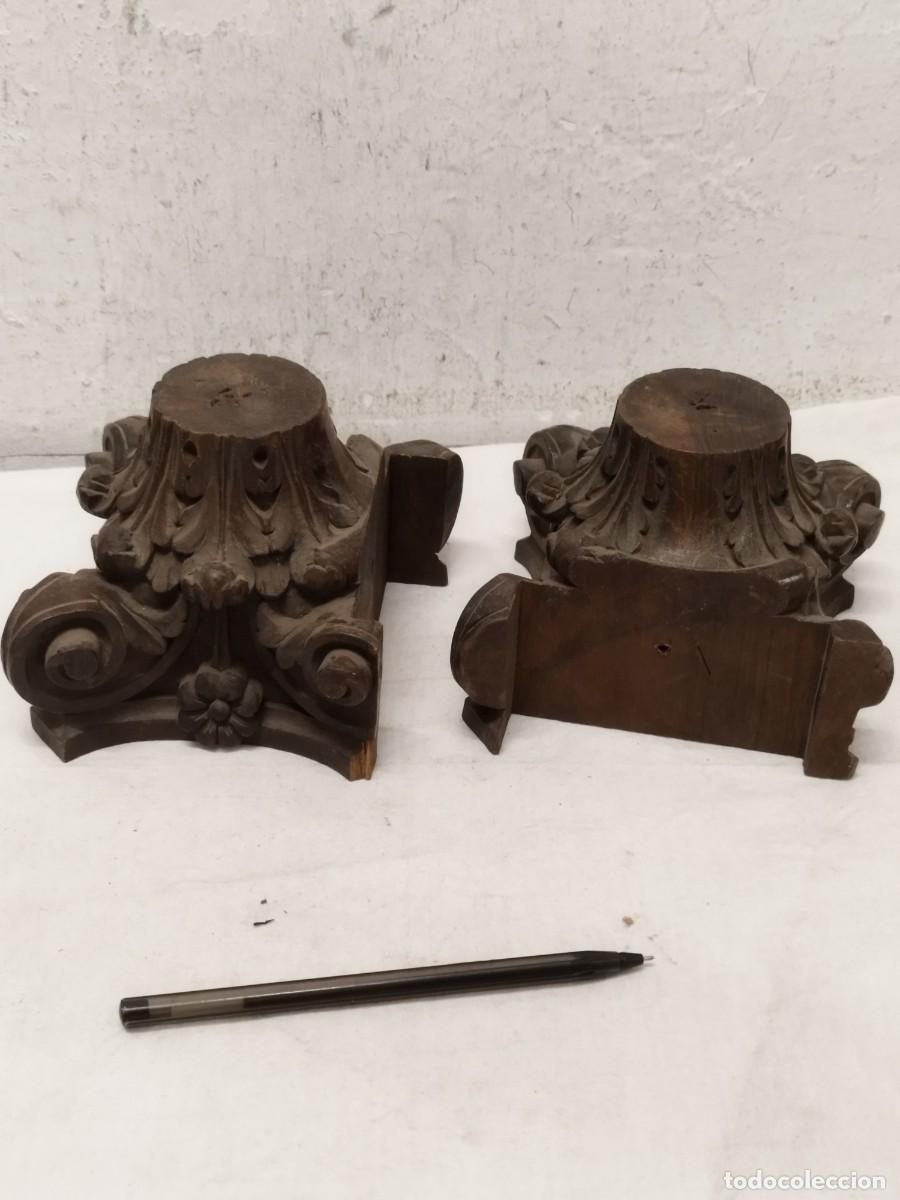 Antig&uuml;edades: Dos antiguas molduras de madera tallada para mueble de principios siglo XX. Restauraci&oacute;n.