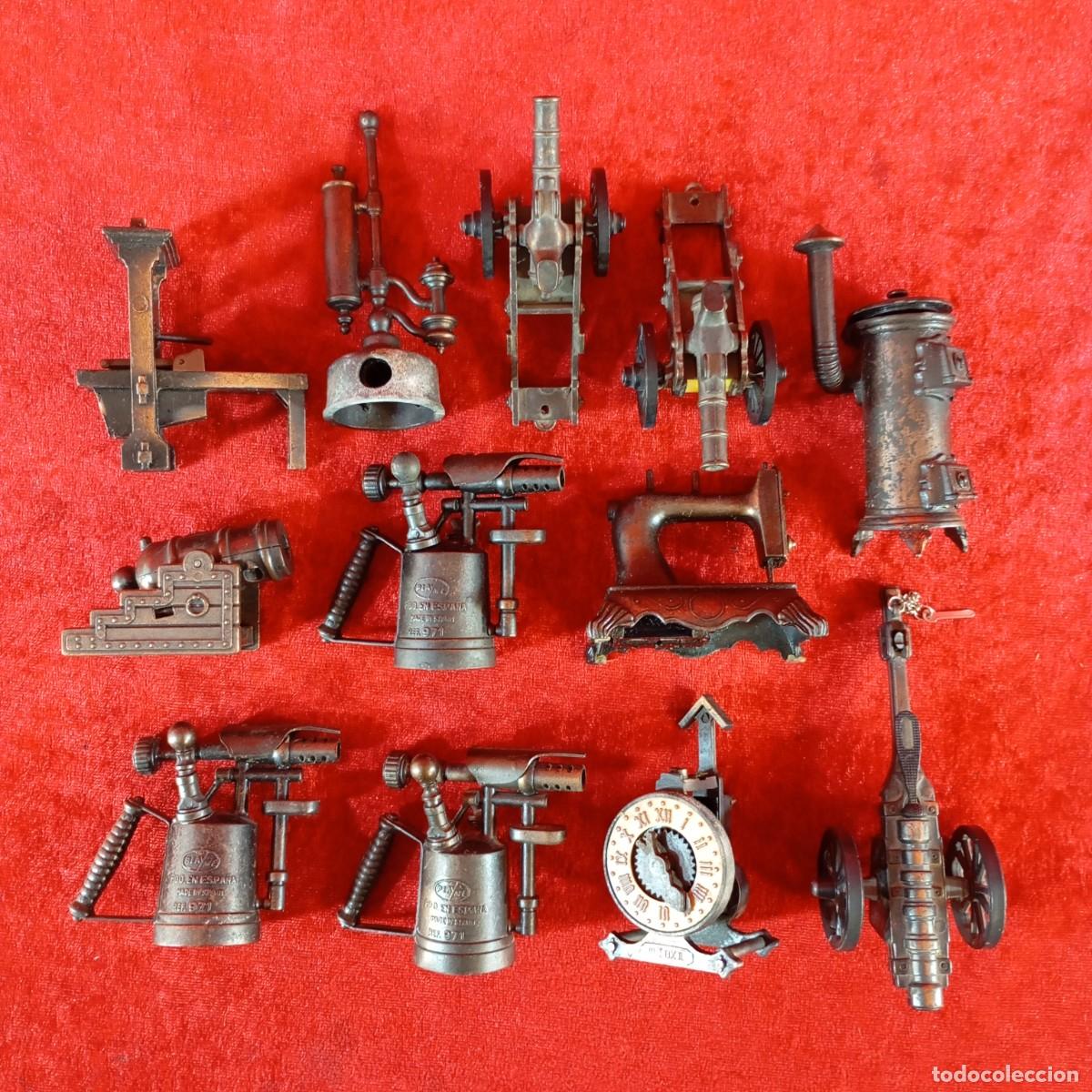Antig&uuml;edades: ANTIGUA COLECCI&Oacute;N DE 12 SACAPUNTAS MINIATURAS - METAL FUNDIDO A PRESI&Oacute;N - MARCA PLAYME - 1970'S