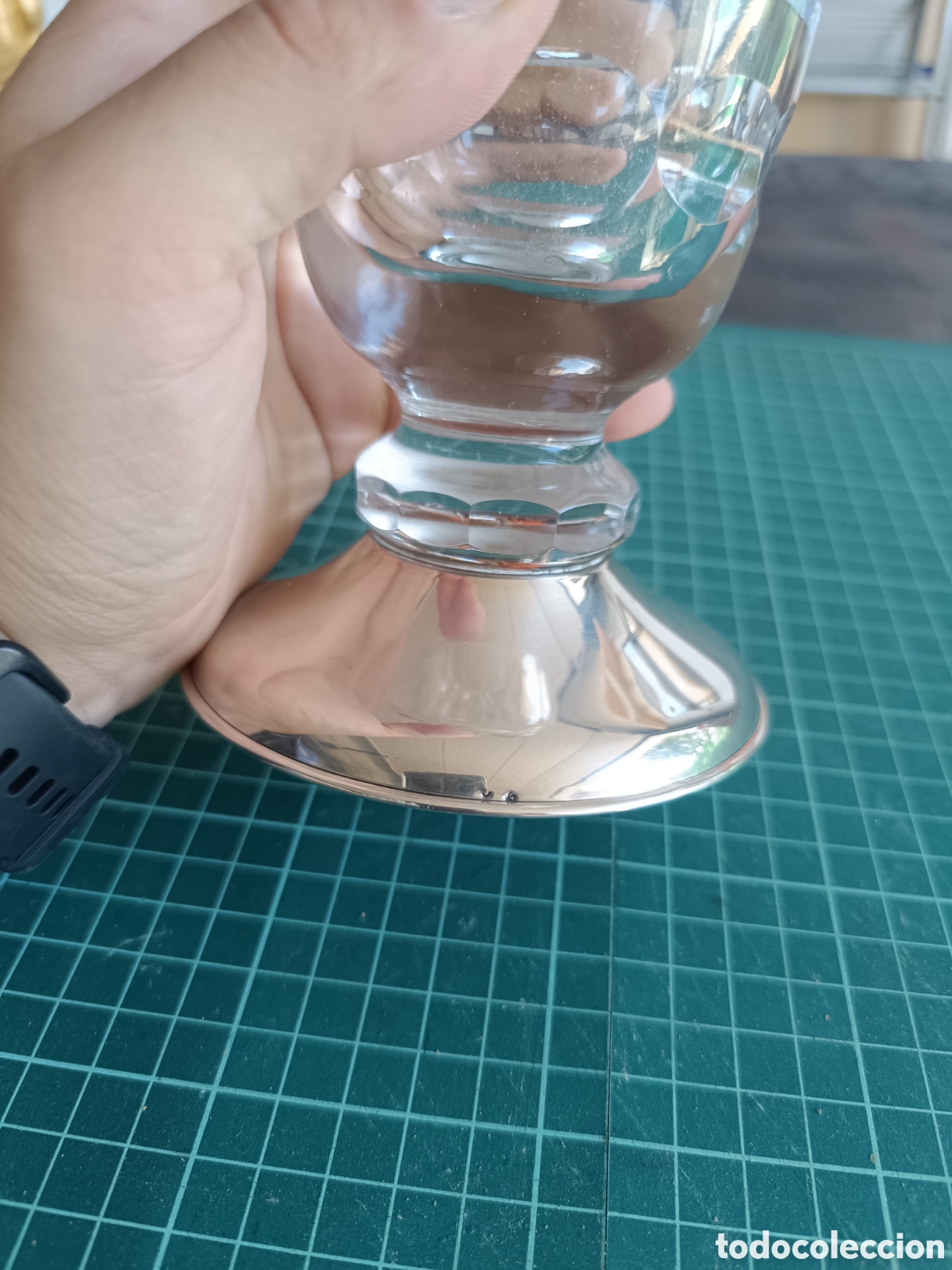Antig&uuml;edades: Jarr&oacute;n de cristal con base de plata - Foto 2