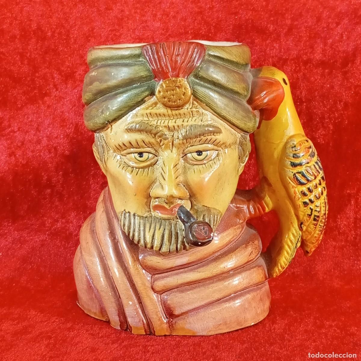 Antig&uuml;edades: ANTIGUA TAZA DE CERAMICA - ESTILO TOBY - TEMATICA DE PERSONAJE - VINTAGE - 14,5 CM DE ALTO