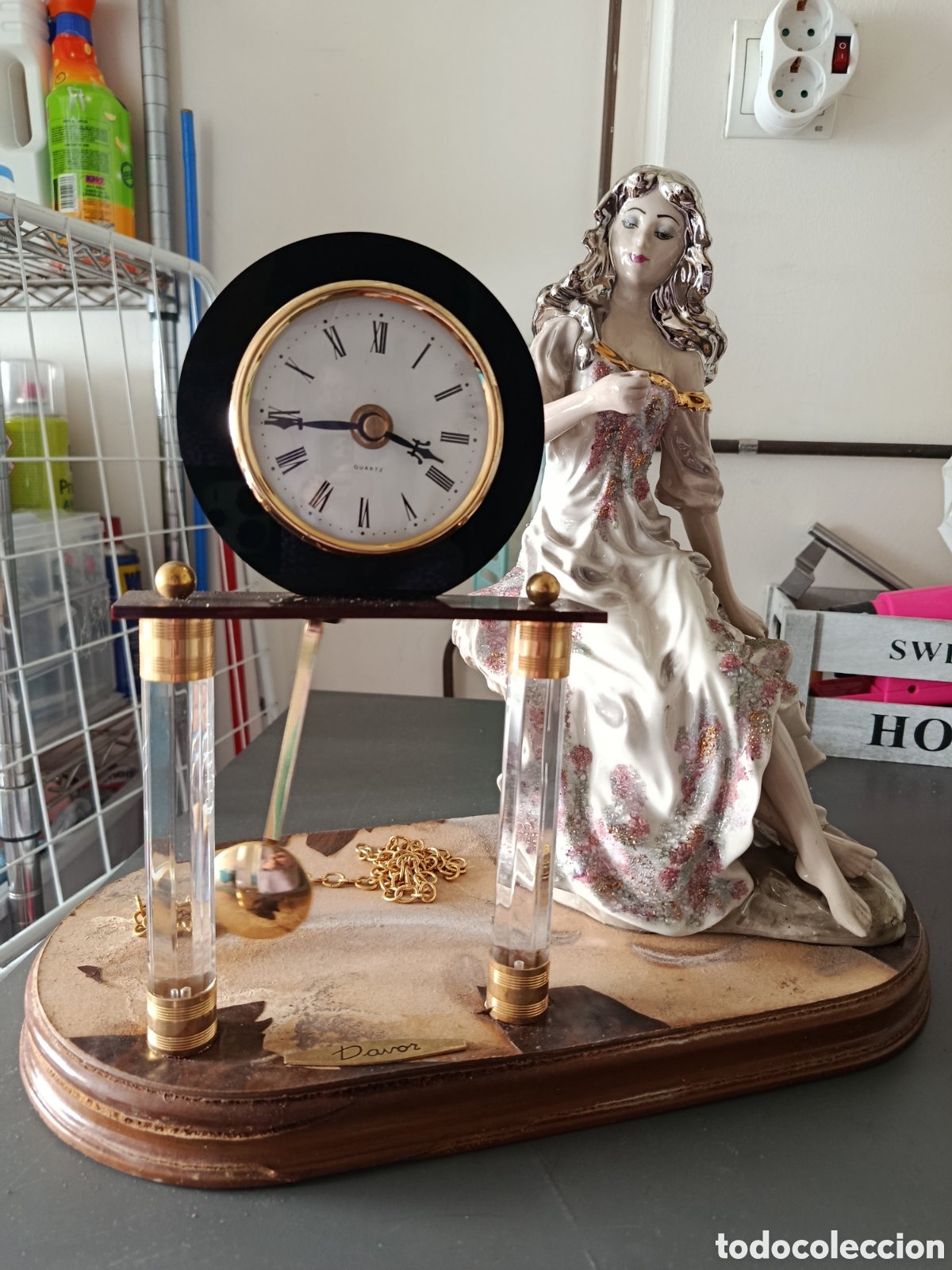 Antig&uuml;edades: Figura Davor con reloj - Foto 1