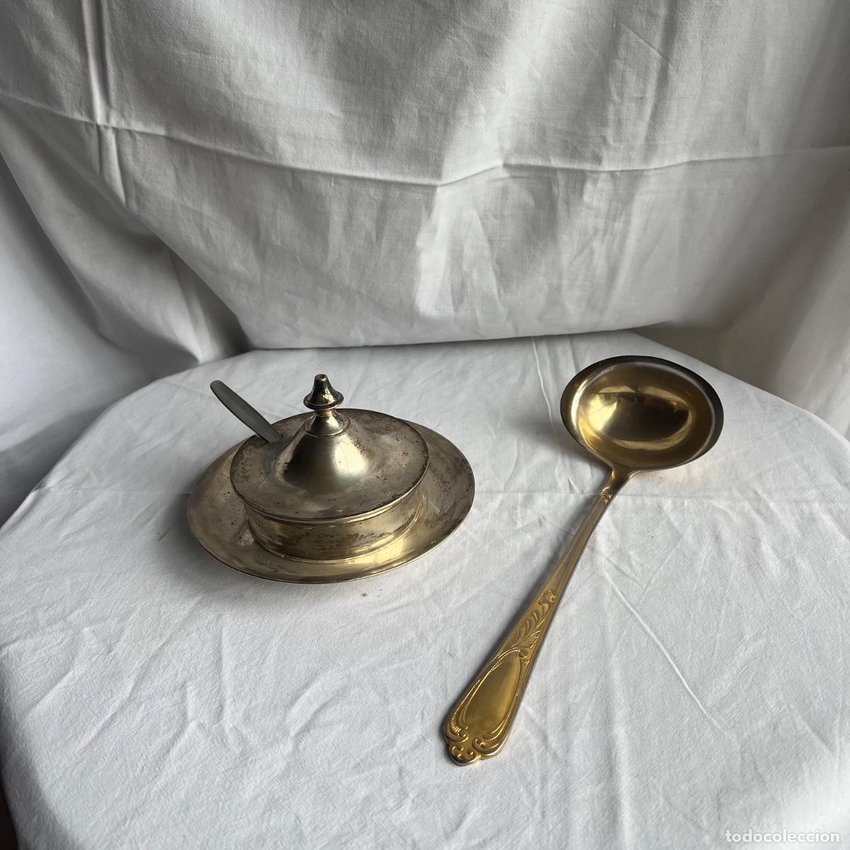 Antig&uuml;edades: Antiguo Cuchar&oacute;n de Servicio Solingen Oro 23/24K y Salsera Completa de Mesa Mid-Century
