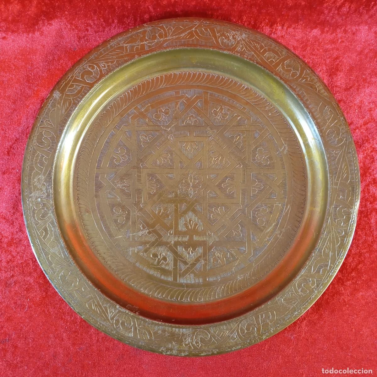 Antig&uuml;edades: ANTIGUO PLATO DE PARED DECORATIVO - PELTRE FUNDIDO - ESTILO MARROQU&Iacute; - 35 CM DE DIAMETRO