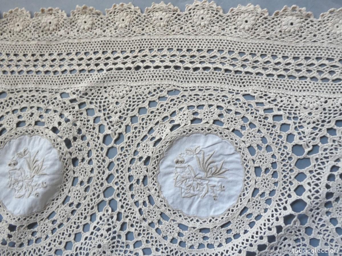 Antig&uuml;edades: ANTIGUO MANTEL DE ENCAJE Y BORDADO - Foto 8