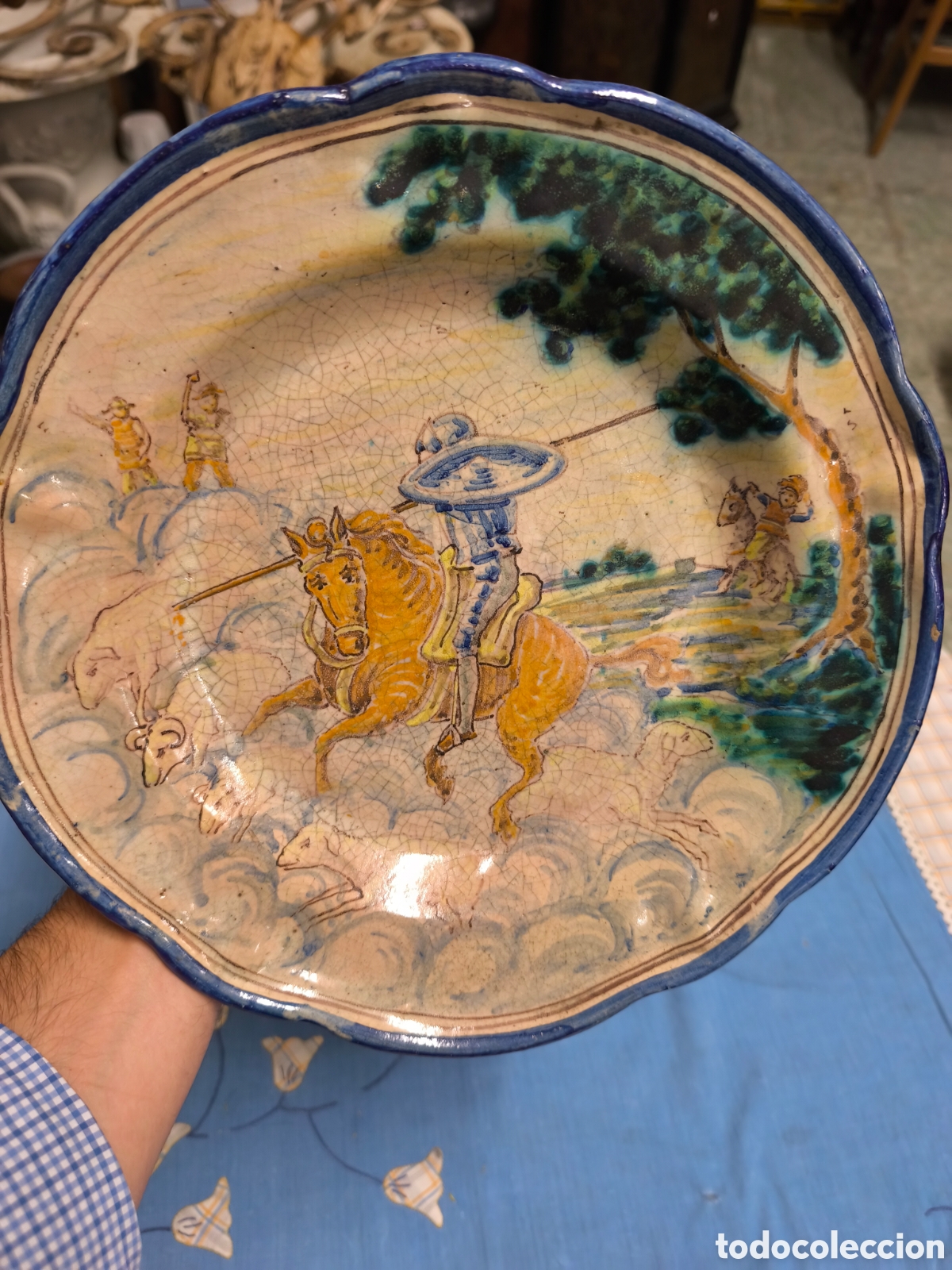 Antig&uuml;edades: Plato cer&aacute;mica Talavera Quijote Niveiro