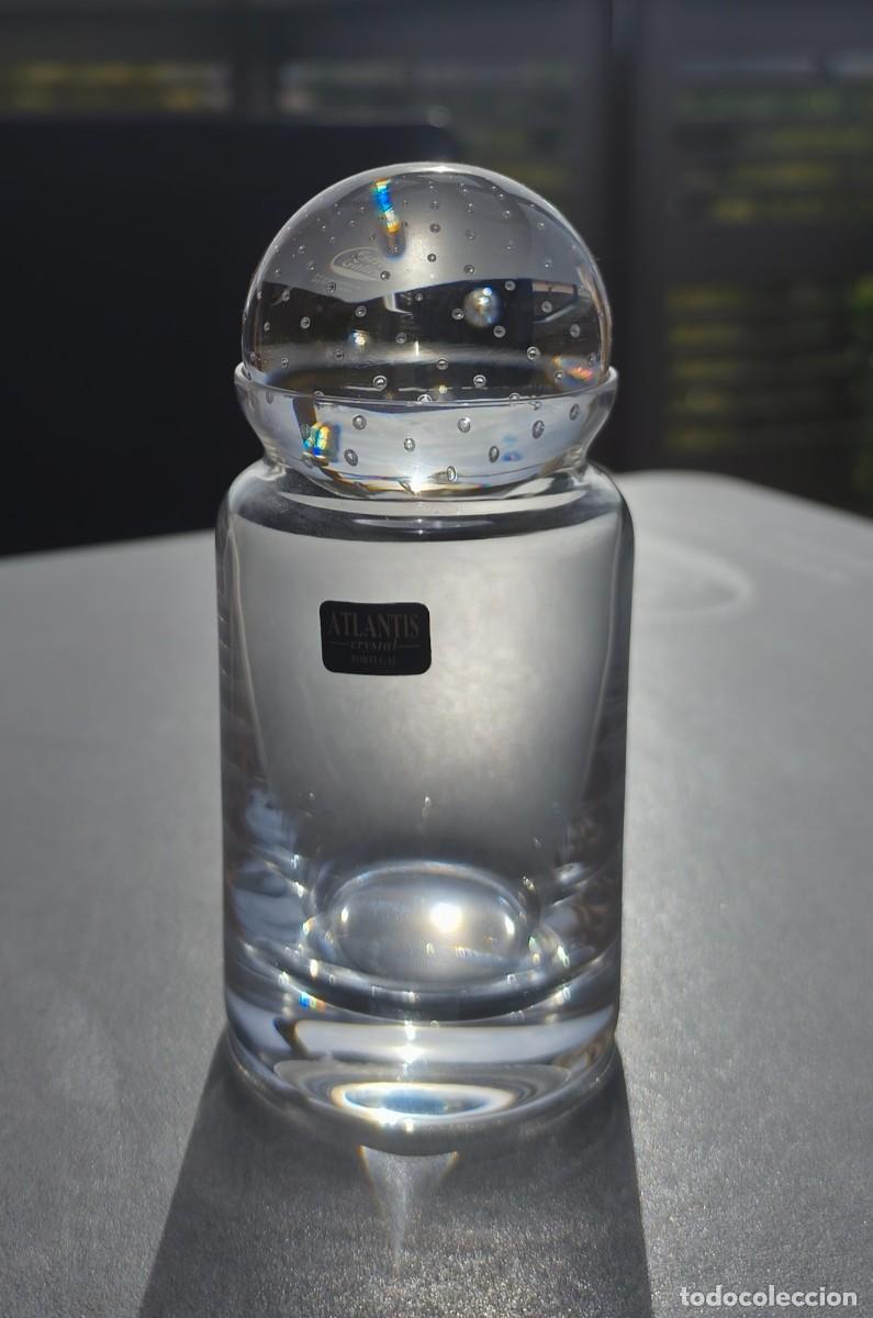 Antig&uuml;edades: Magn&iacute;fico frasco de cristal de plomo, marca portuguesa Atlantis, hipn&oacute;tico tap&oacute;n de burbujas.