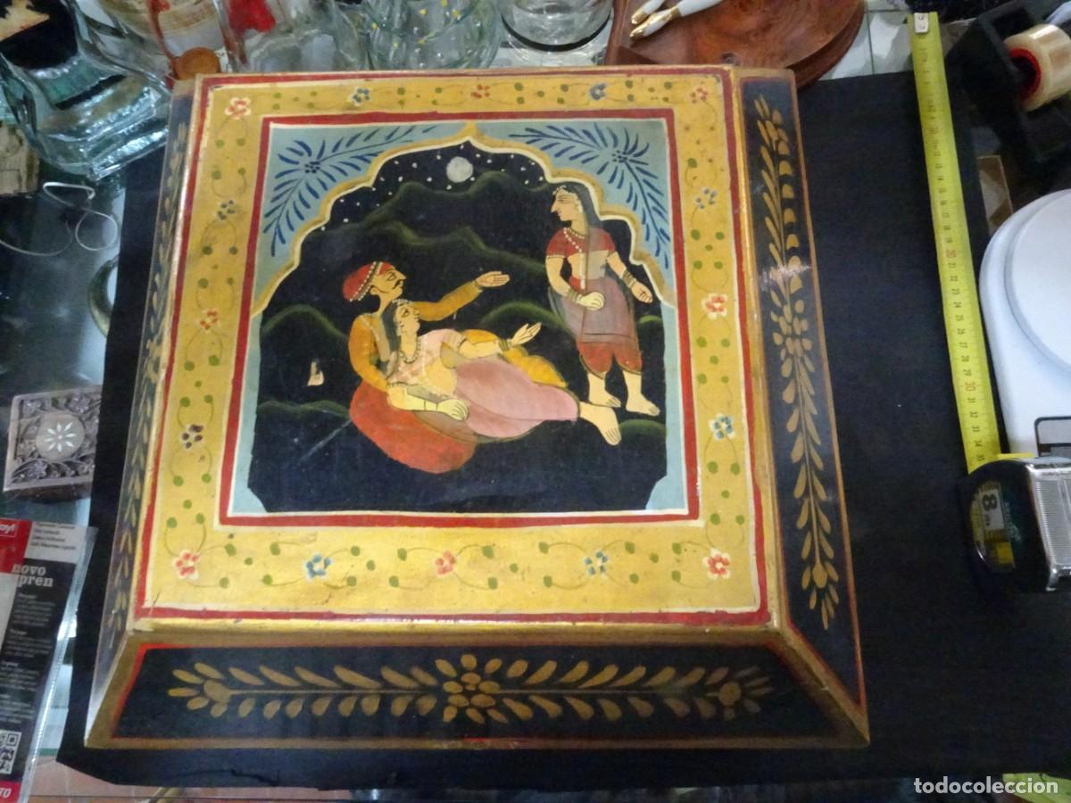 Antig&uuml;edades: ANTIGUA CAJA DE MADERA INDIA PINTADA A MANO TECXX 548