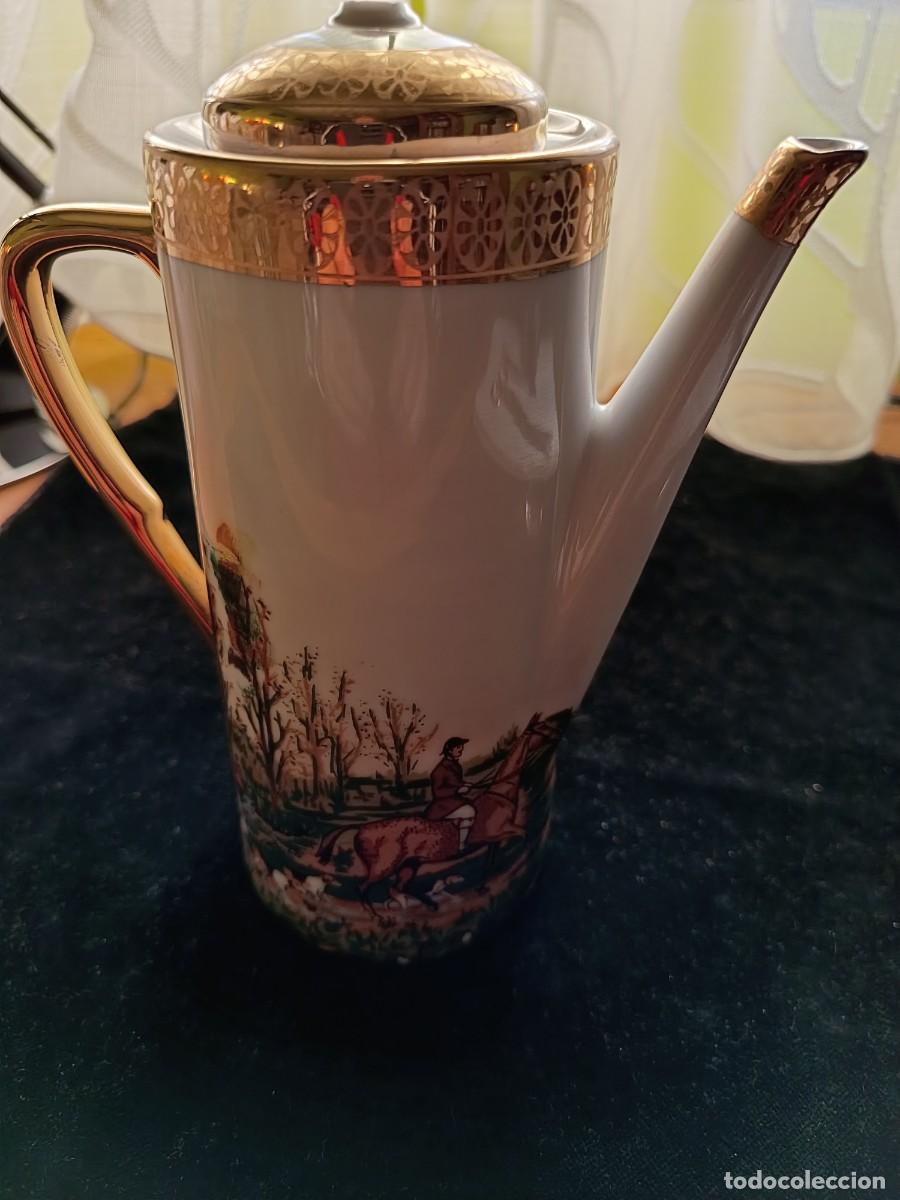 Antig&uuml;edades: Preciosa cafetera de porcelana francesa Limoges con escenas de la caza del zorro