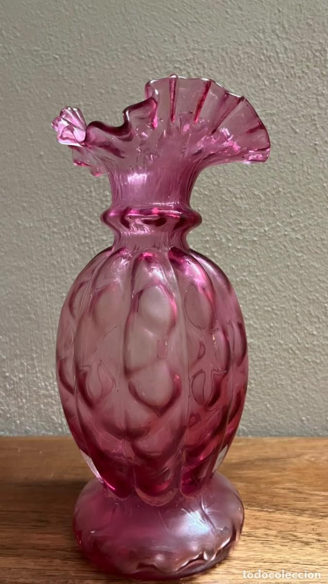 Antig&uuml;edades: Jarr&oacute;n de Vidrio Soplado Fenton- &rdquo;Cranberry Diamond Optic & Melon Pattern&rdquo;, Borde Ondulado.