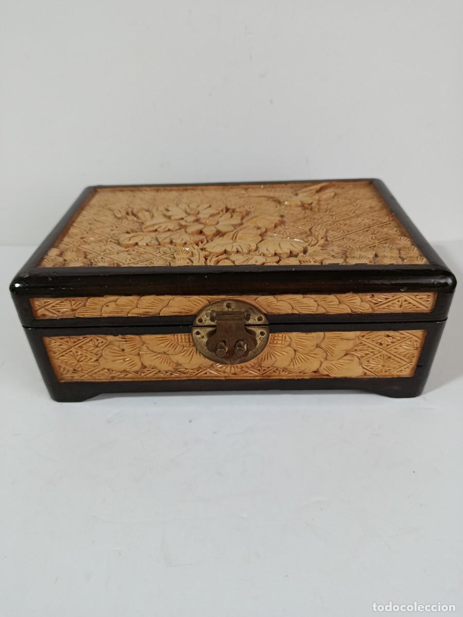 Antig&uuml;edades: JOYERO ANTIGUO ORIENTAL, TALLADO DE MADERA