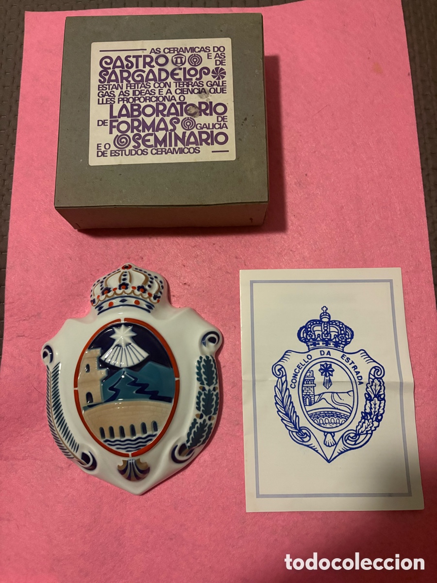 Antig&uuml;edades: Raro escudo de colgar 20cm, A Estrada, Sargadelos (A17)