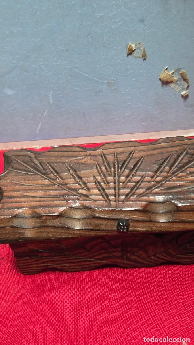 Antig&uuml;edades: caja de madera rustica - Foto 2