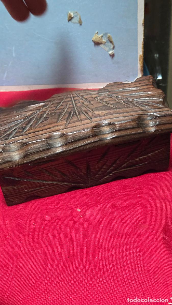 Antig&uuml;edades: caja de madera rustica - Foto 4