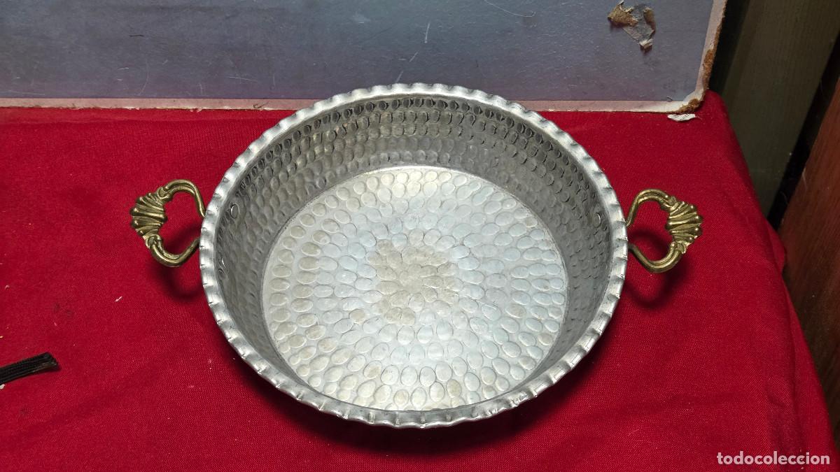 Antig&uuml;edades: cazuela de vintage antiguo